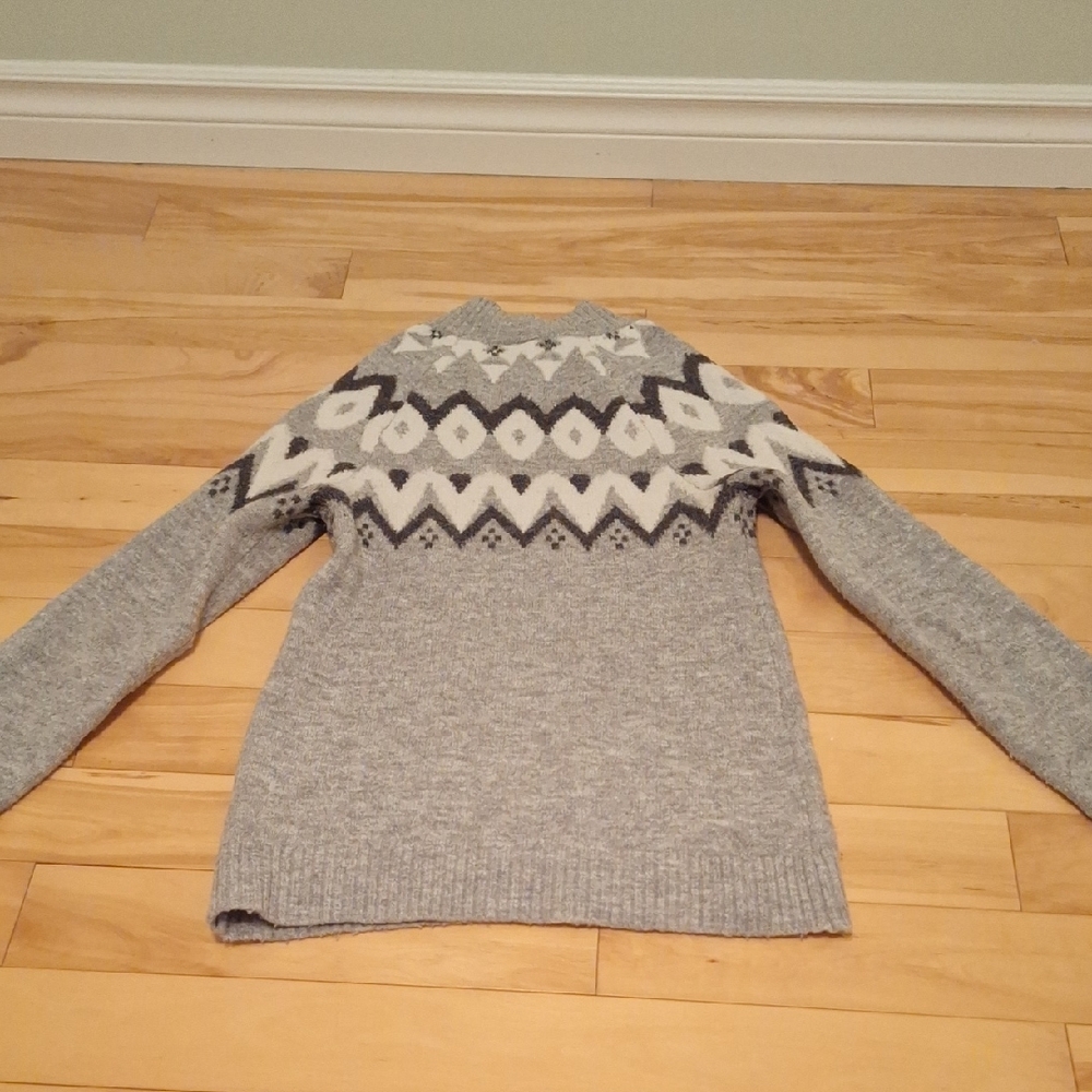 Gray Patterned Sweater - Picture 2 of 2